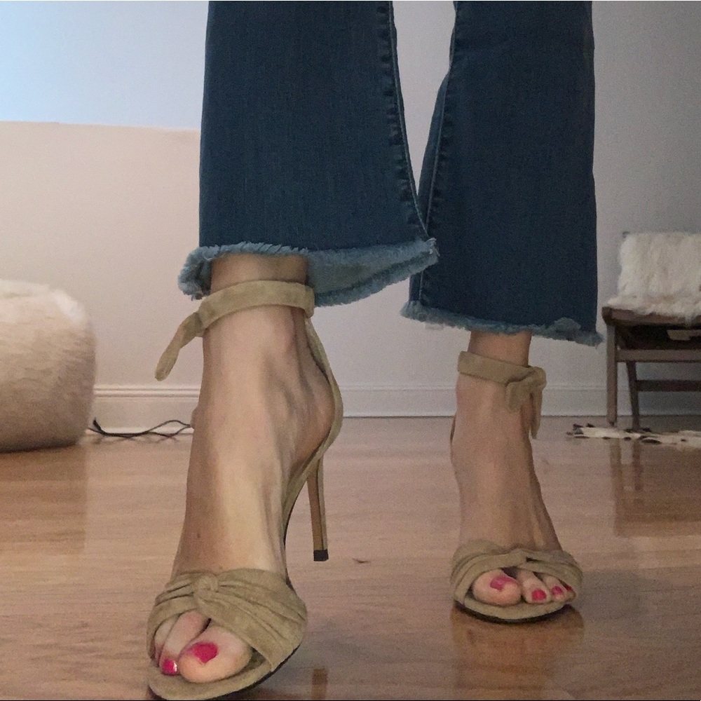 [Banana Republic] Genuine Suede Tie Heels